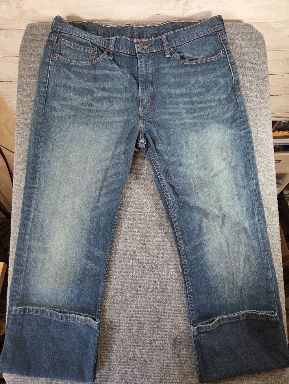 Levi’s 514 Men’s Jeans 38x32 Straight Fit Blue Denim 98 Cotton 2 Elastan